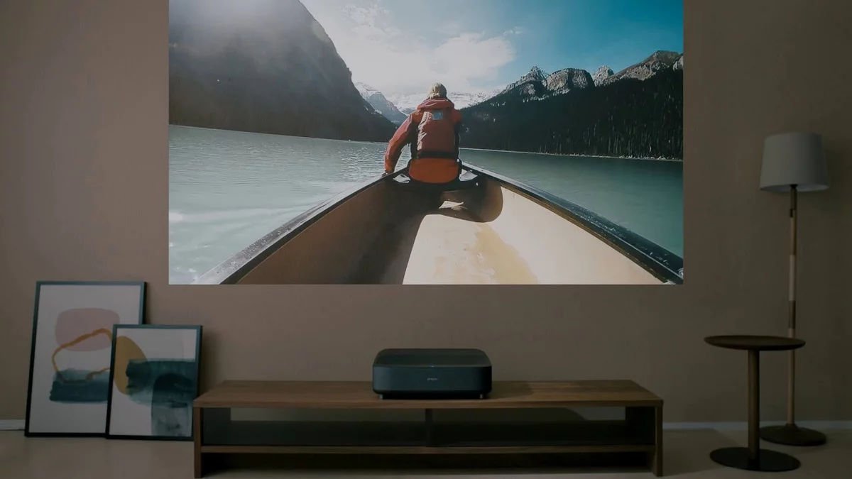 What are the best (ultra) short throw projectors in 2022?
